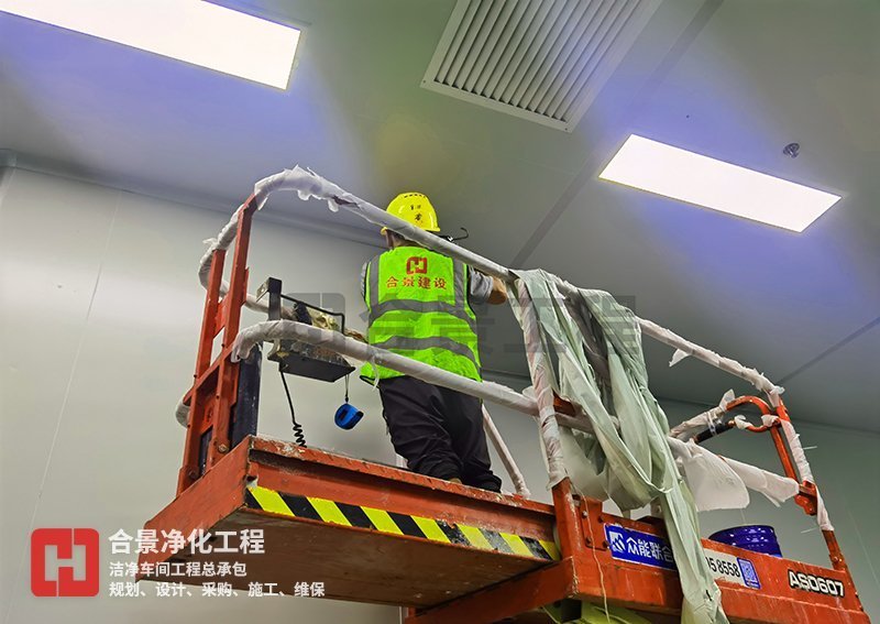 鋰電池?zé)o塵車(chē)間廠房建設(shè)施工中